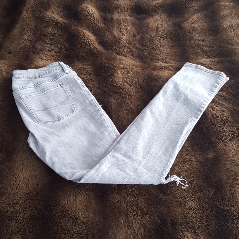 Bullhead Distressed Super Skinny Gray Sz 5